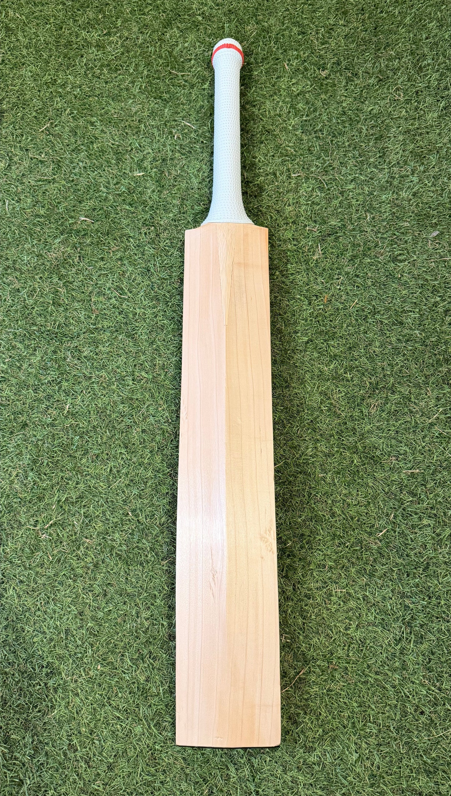 HK Players English Willow Cricket Bat – Premium Grade