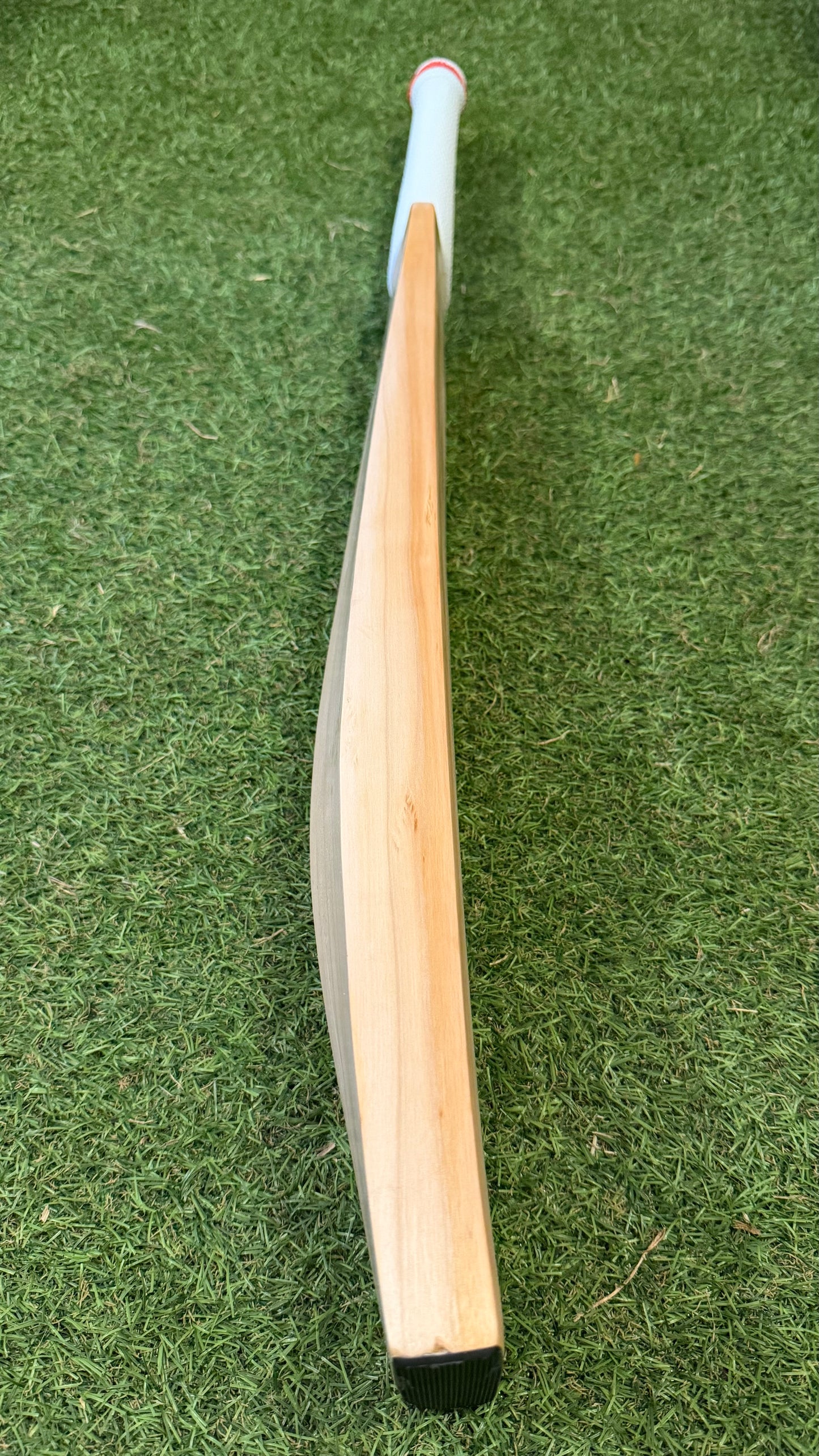 HK Reserve English Willow Cricket Bat - Lightweight!