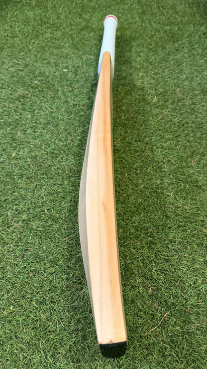 HK Reserve English Willow Cricket Bat - Lightweight!