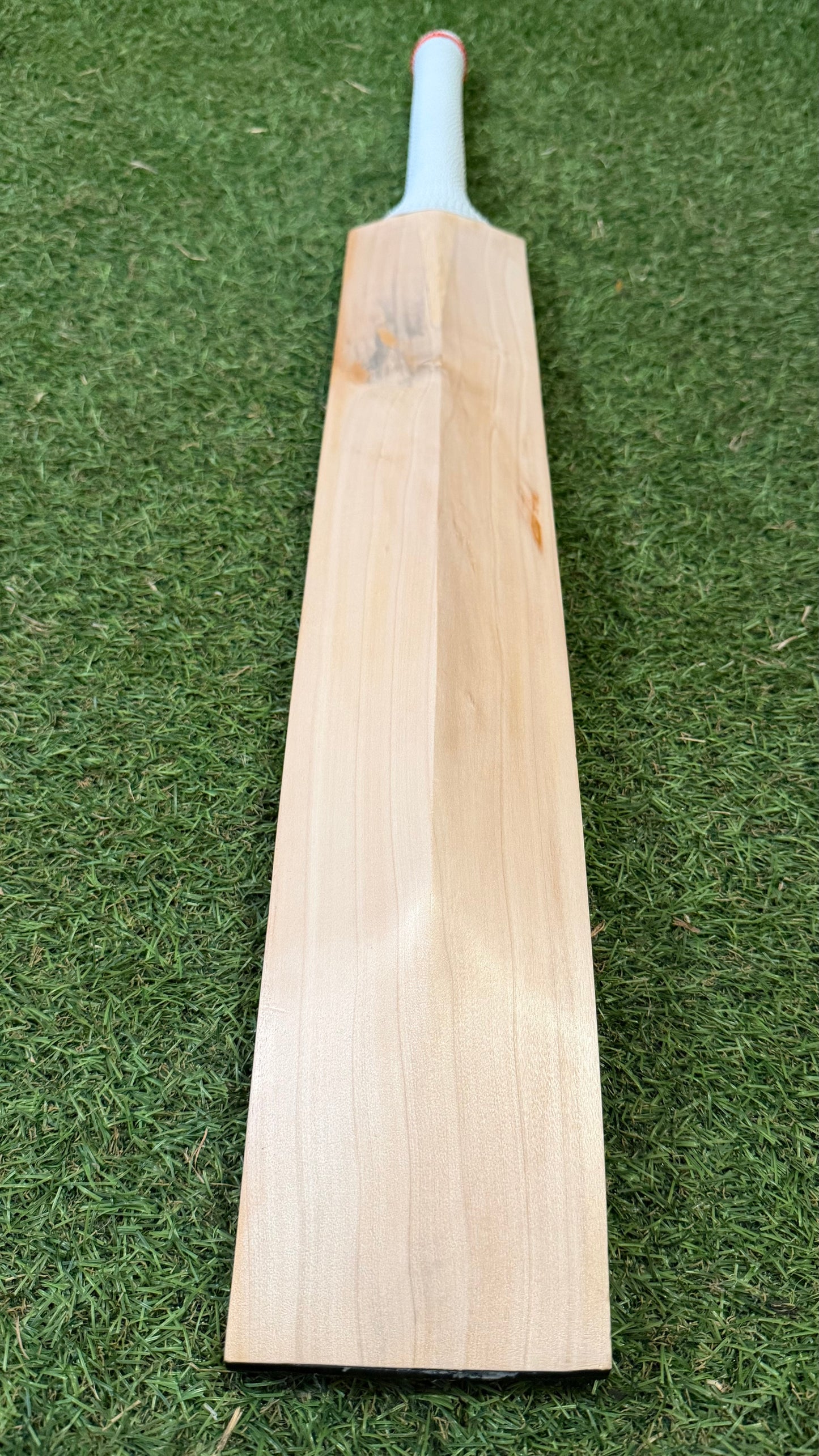 HK Players (Pro Players) English Willow Cricket Bat – Premium Grade