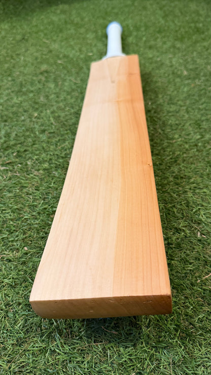 HK Reserve English Willow Cricket Bat - Lightweight!