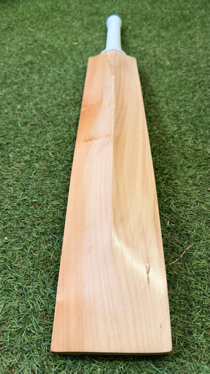 HK Reserve English Willow Cricket Bat - Lightweight!