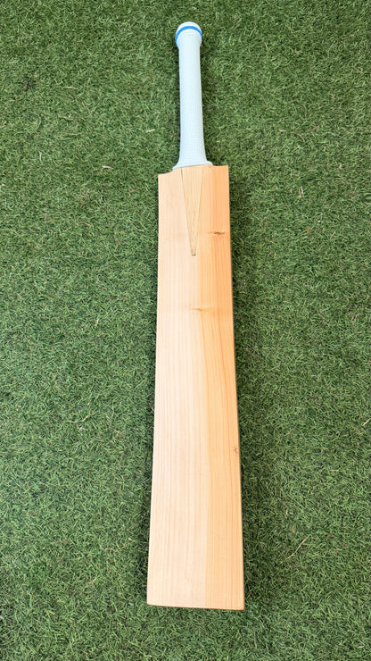 HK Reserve English Willow Cricket Bat - Lightweight!