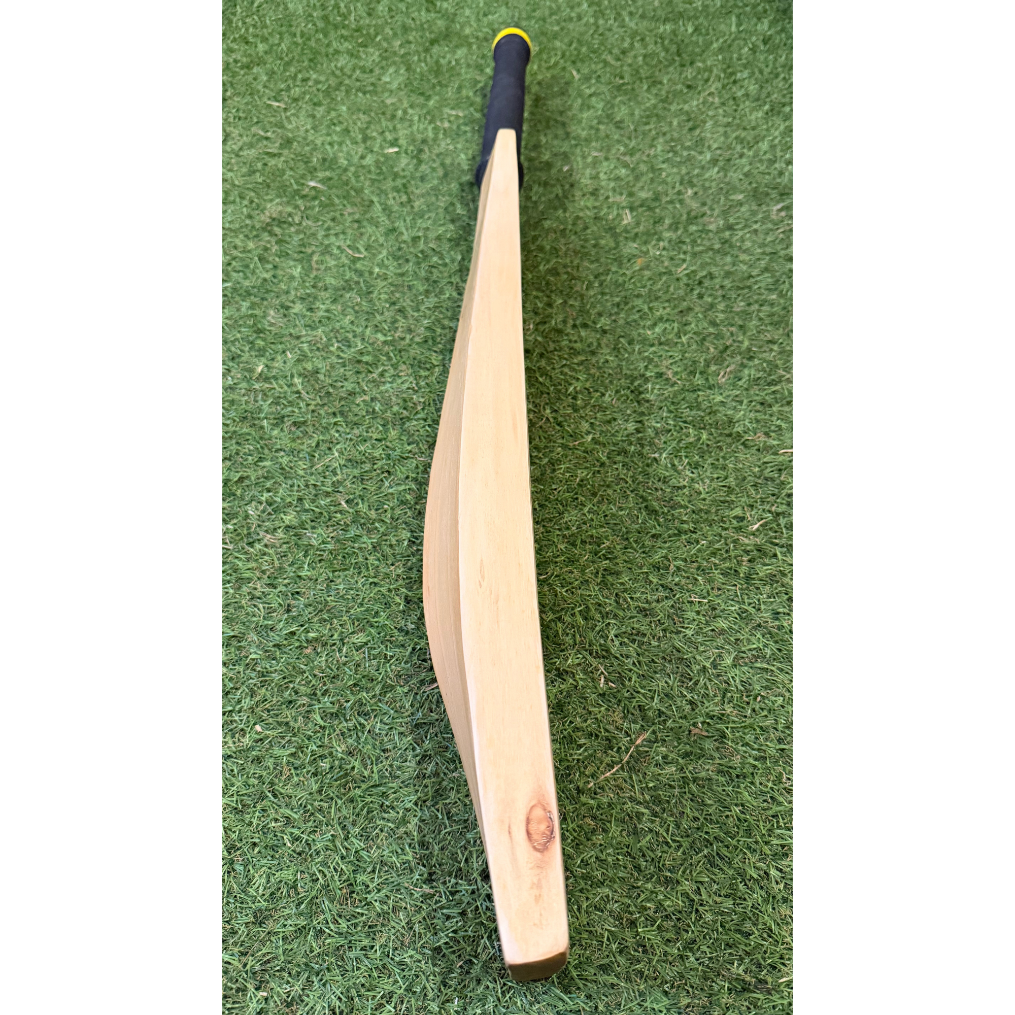 HK Performance English Willow Cricket Bat (2lb 8oz) - Image 3