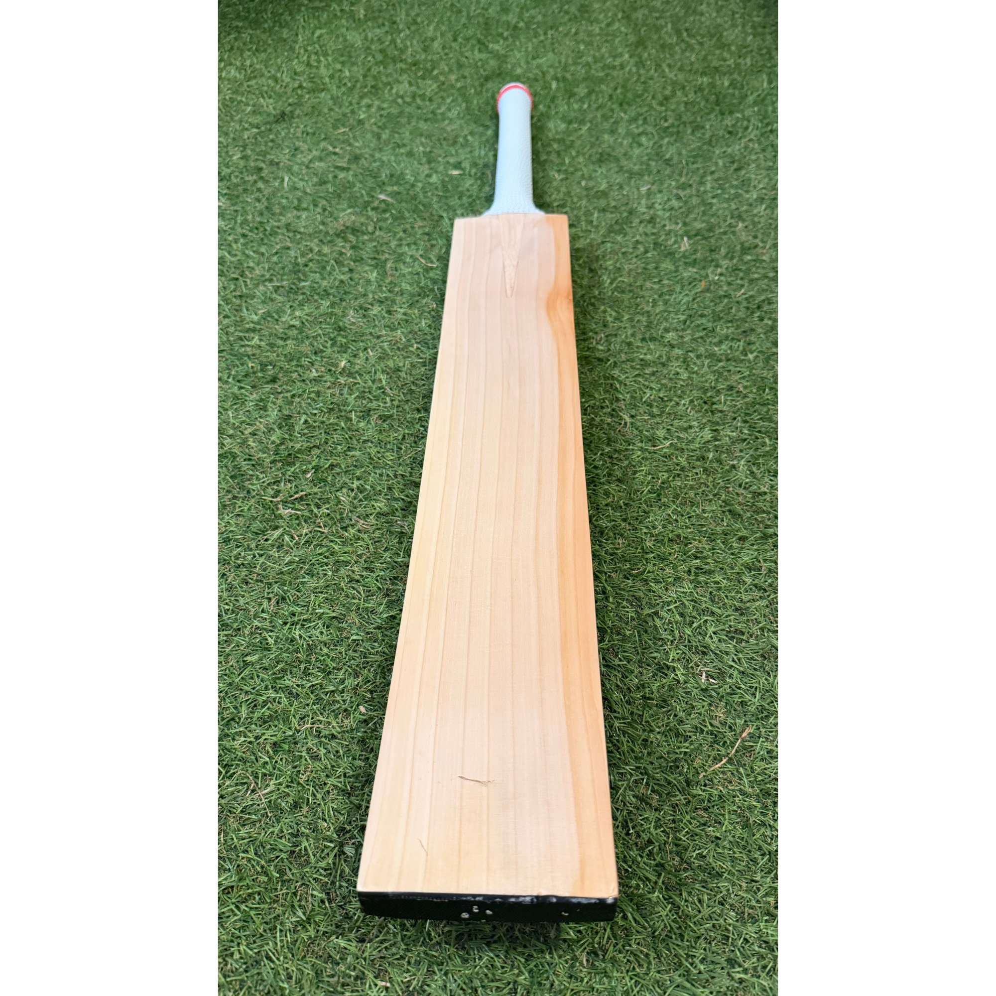 HK Players (Pro Players) English Willow Cricket Bat – Premium Grade (2lb 8oz)