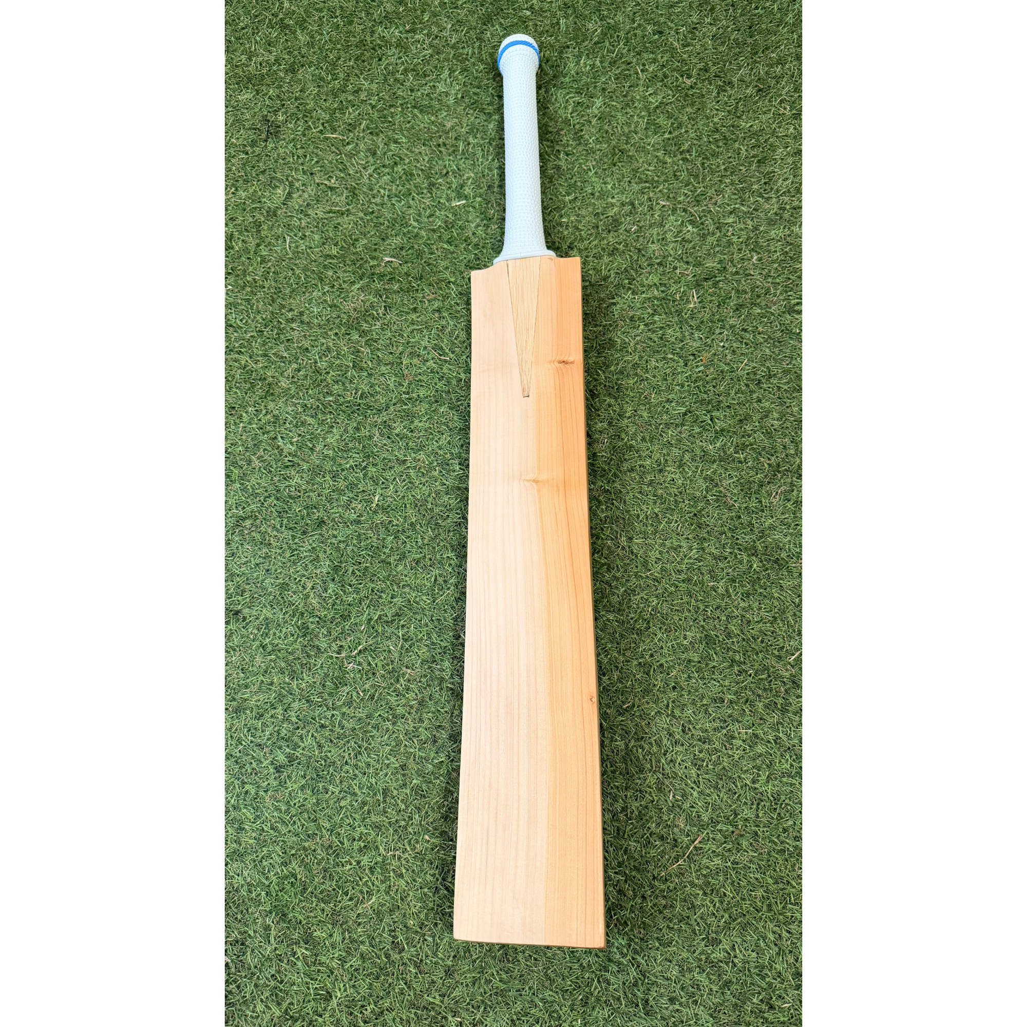 HK Reserve English Willow Cricket Bat - Lightweight! (2lb 5oz) - Image 4
