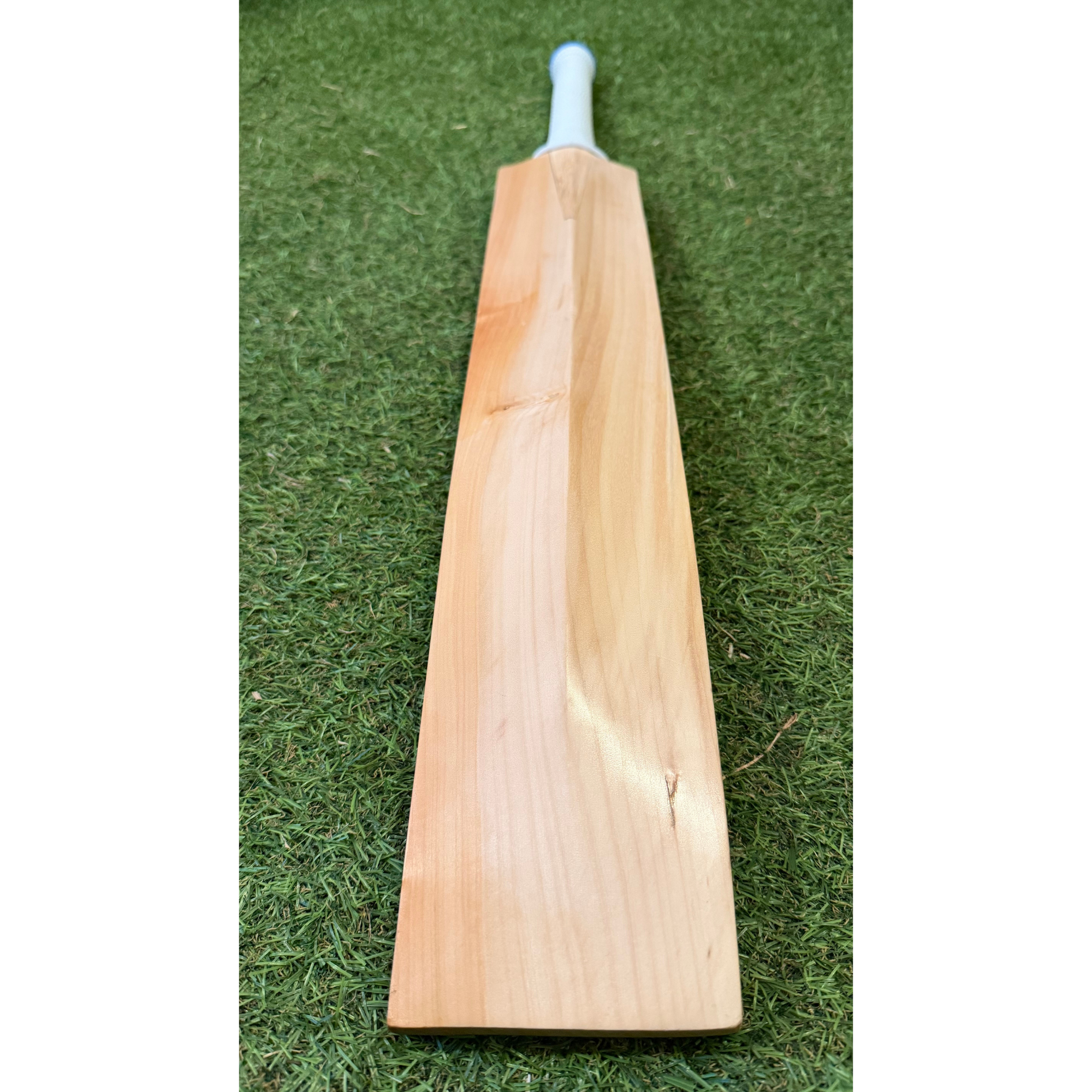 HK Reserve English Willow Cricket Bat - Lightweight! (2lb 5oz) - Image 3