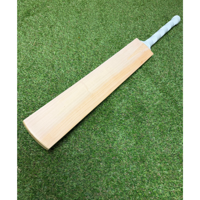 HK Pro Players Cricket Bat – Handmade in UK! (2lb 9oz)
