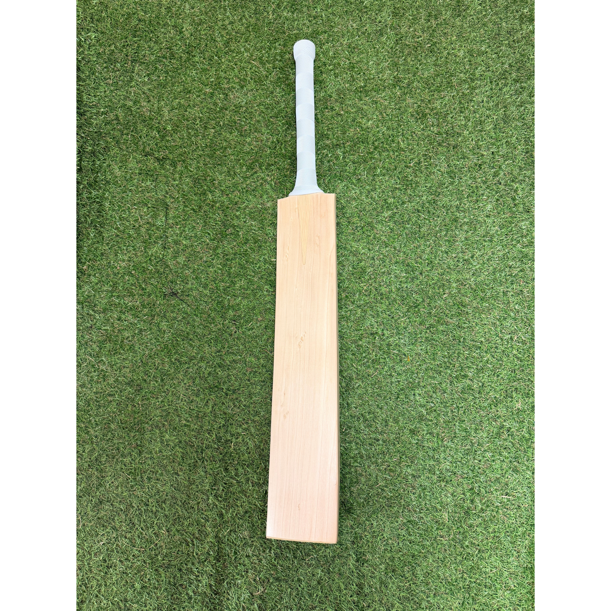 HK Reserve English Willow Cricket Bat - UK MADE (2lb 9oz) - Image 3