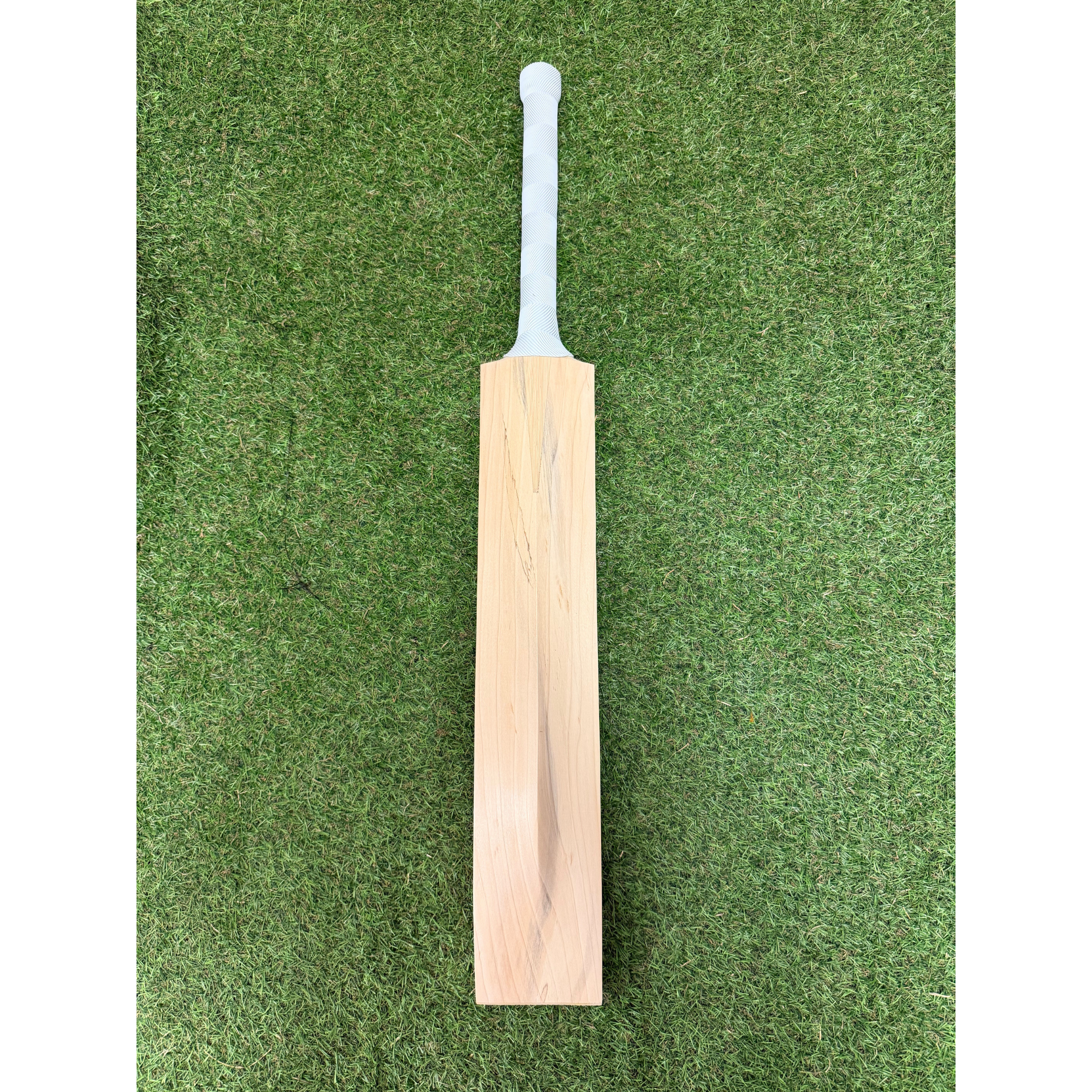 HK Reserve English Willow Cricket Bat - UK MADE (2lb 9oz) - Image 2