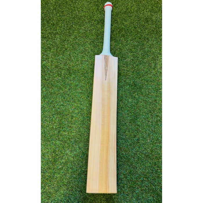 HK Players – English Willow, UK Made, (2lb 9oz), 18 Grains