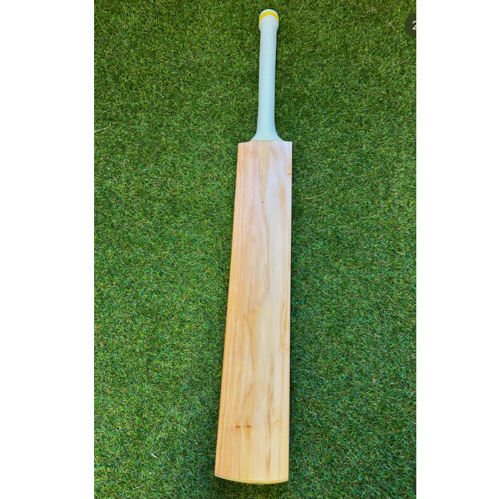 HK Performance English Willow Cricket Bat – UK MADE! (2lb 9oz)