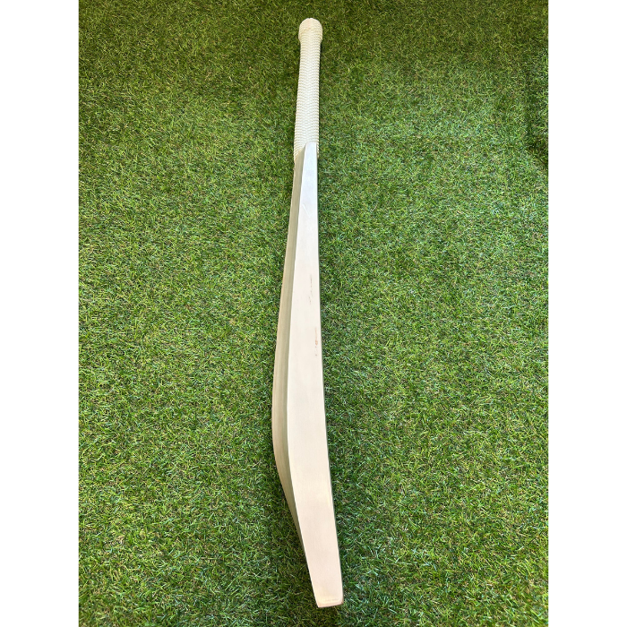 HK Reserve Grade - English Willow (Big Edges) - Image 4