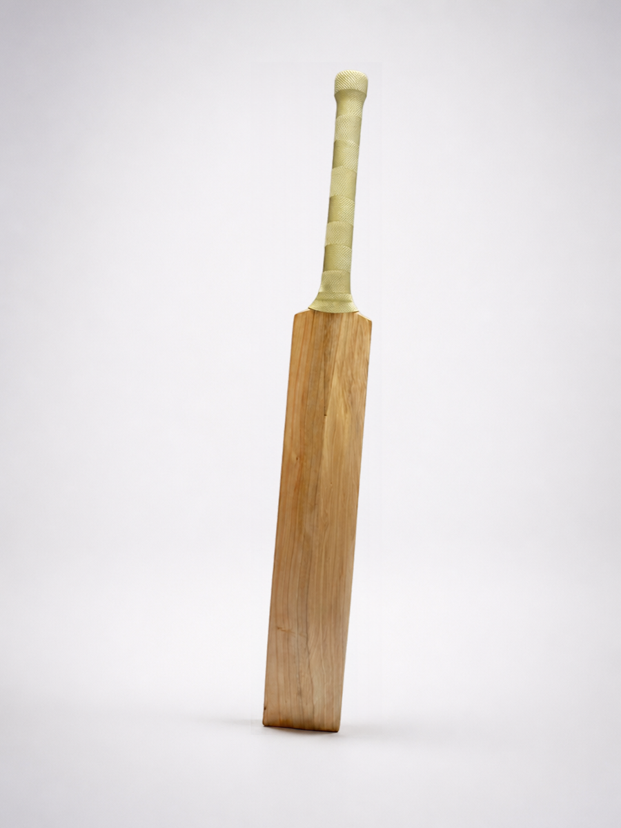 HK Performance Grade English Willow Cricket Bat #HK032 - Image 4
